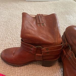 Frye boots in gently used condition only worn a couple times